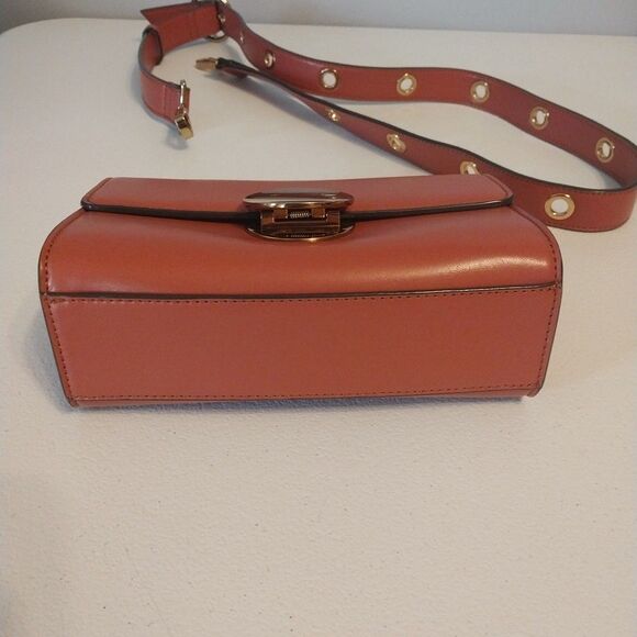 Charles & Keith Circular Buckle Crossbody Purse Bag Mauve Push Lock Closure - Picture 3 of 15